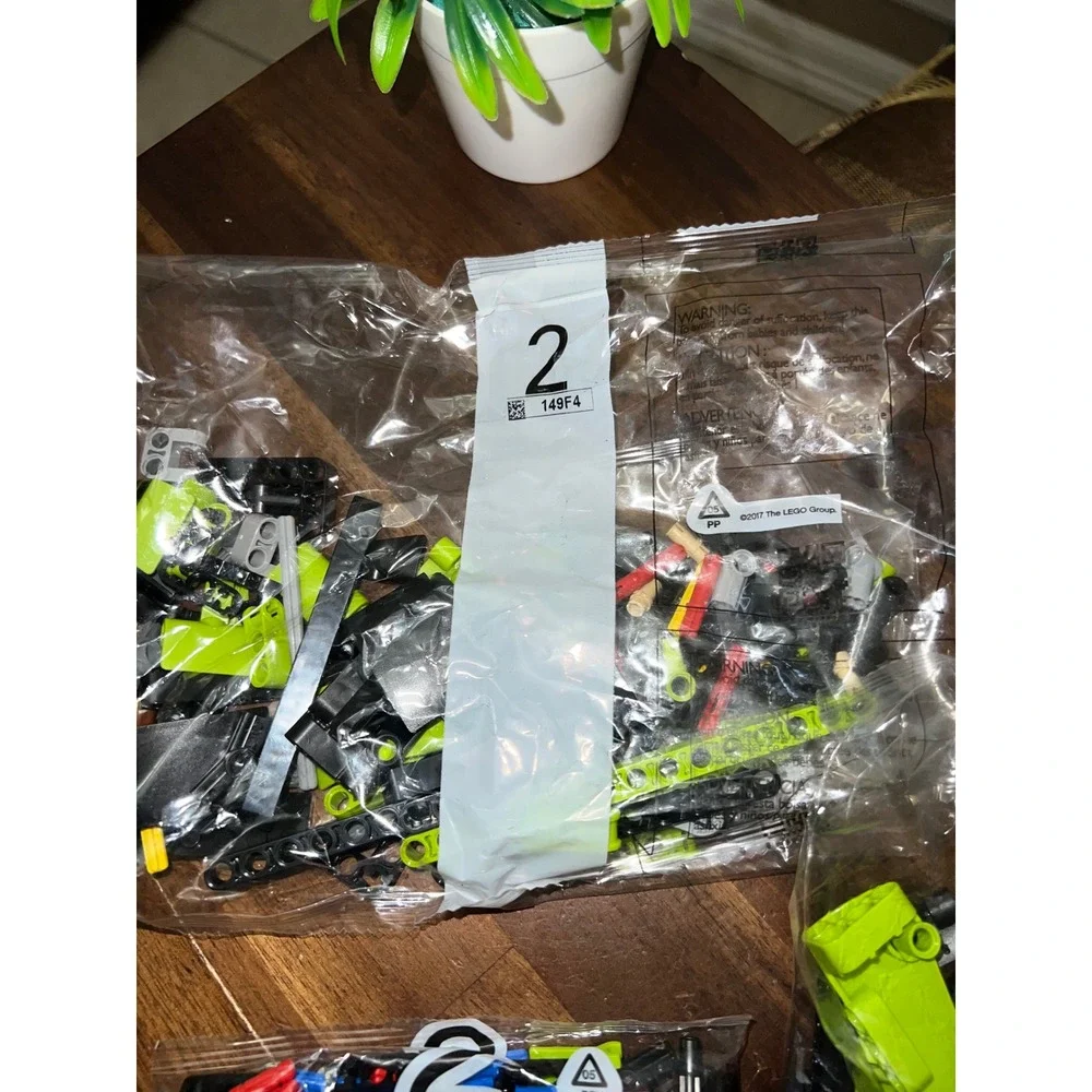 LEGO Technic Building Set‎ Sealed Parts Bags 2, 3 Lime Green Black